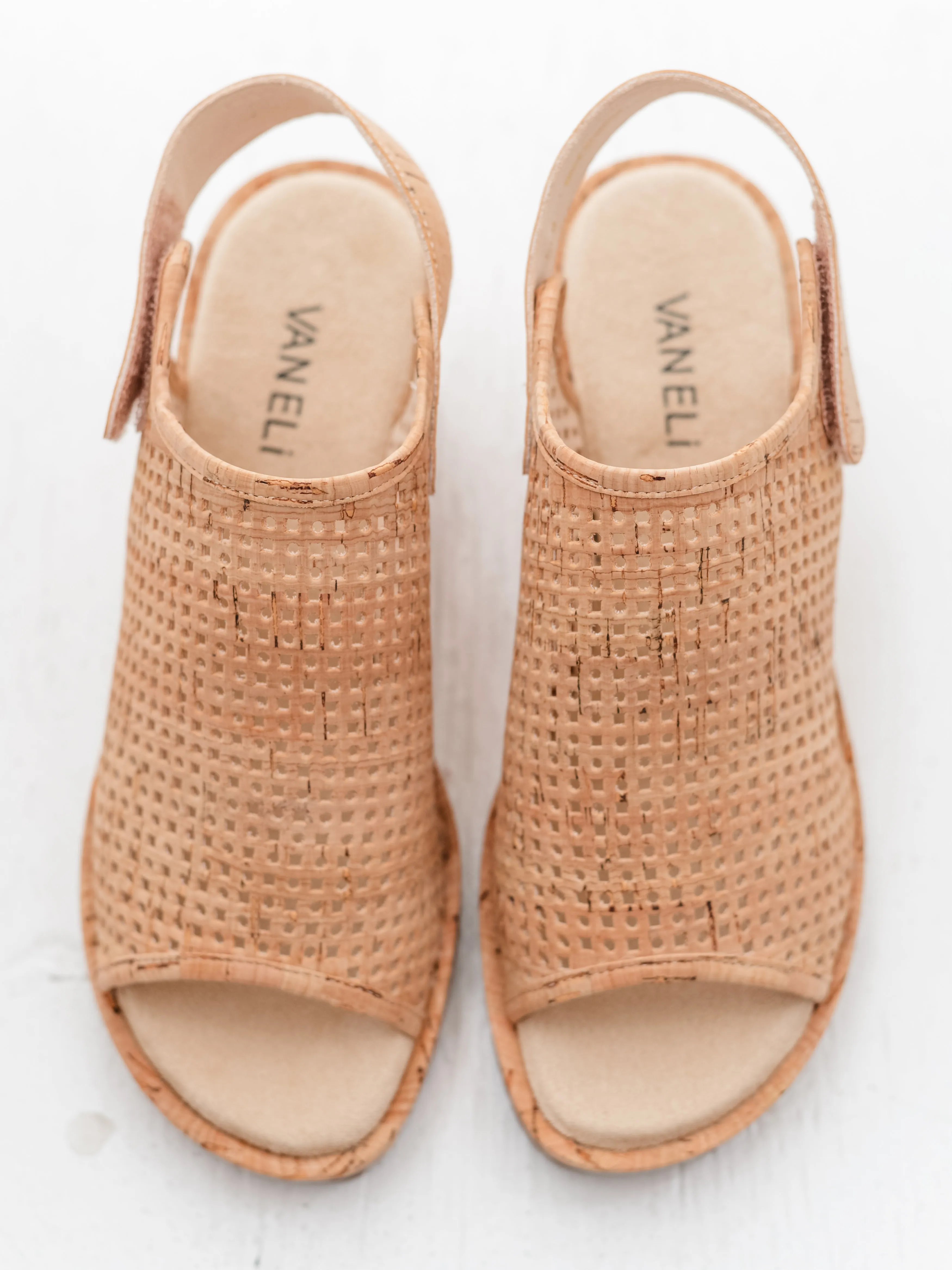 Cilla in Natural Cork by Vaneli